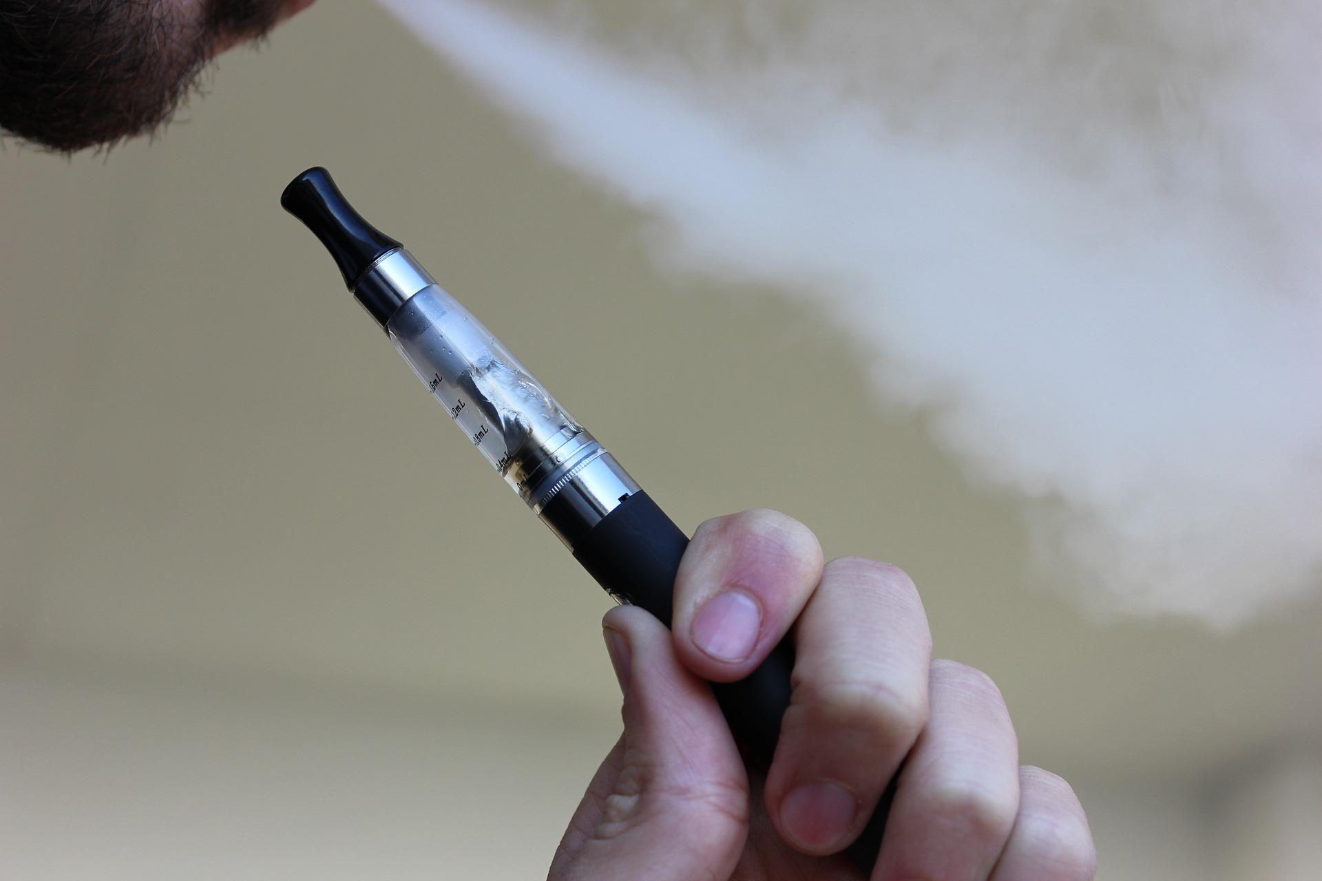 Nya bestämmelser vid försäljning av e-cigaretter och e- vätskor med högre halter av nikotin