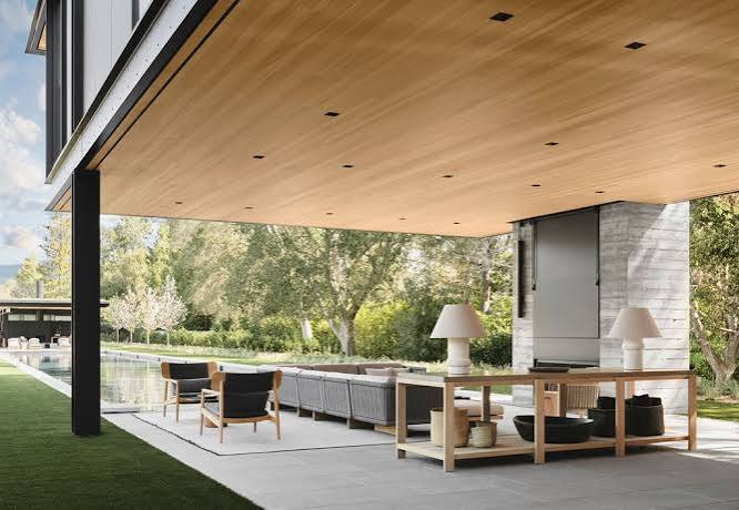 outdoor restaurant seating layout