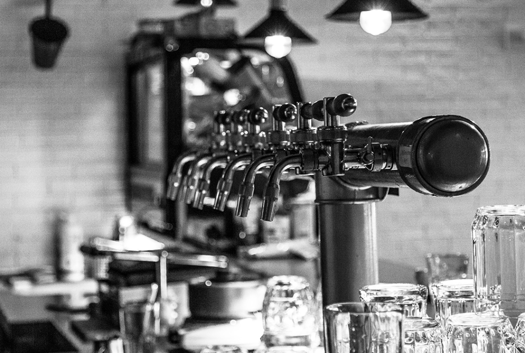 restaurant bar counter alcohol drinks